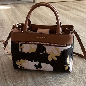 Never used Michael Kors purse. NWT